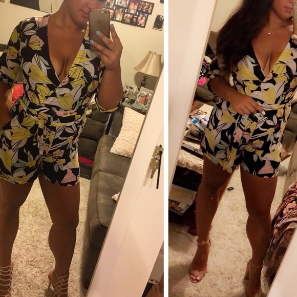 Sydney Floral Romper - Picture 5 of 5